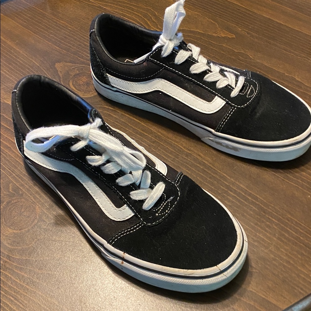 VANS OLD SKOOL WOMANS SNEAKERS SZ 7